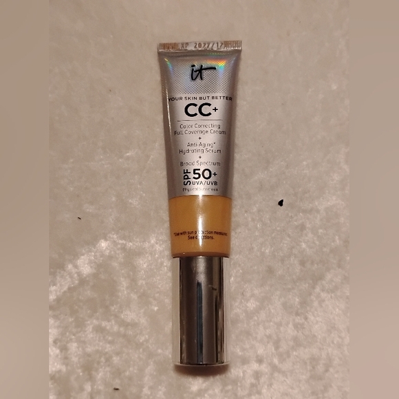 IT Cosmetics CC+ Cream - Medium Tan - Picture 1 of 4